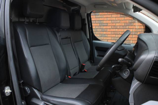2020 Vauxhall Vivaro 2.0 Turbo D 3100 Sportive L2 H1 Euro 6 (s/s) 5dr