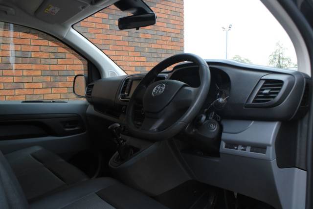 2020 Vauxhall Vivaro 2.0 Turbo D 3100 Sportive L2 H1 Euro 6 (s/s) 5dr