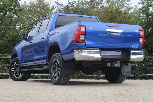 2021 Toyota Hilux 2.8 D-4D Invincible 4WD Euro 6 (s/s) 4dr