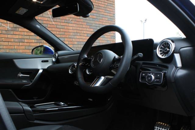 2024 Mercedes-Benz A Class 1.3 A200h MHEV AMG Line (Premium) 7G-DCT Euro 6 (s/s) 5dr