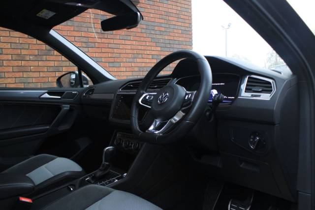 2019 Volkswagen Tiguan 2.0 TDI R-Line DSG Euro 6 (s/s) 5dr