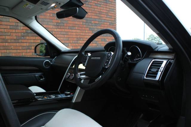 2017 Land Rover Discovery 3.0 TD V6 HSE Luxury SUV 5dr Diesel Auto 4WD Euro 6 (s/s) (258 ps)