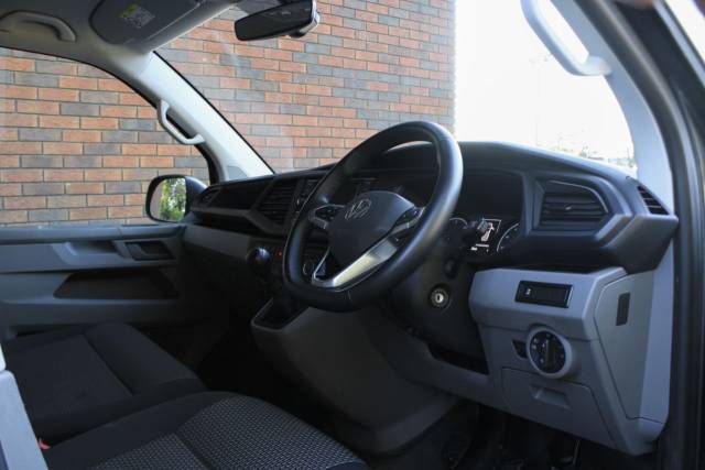 2022 Volkswagen Transporter 2.0 TDI T30 Highline FWD LWB Euro 6 (s/s) 5dr