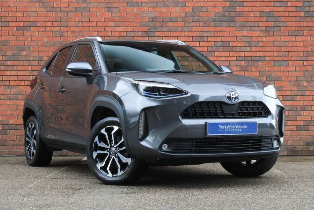 Toyota Yaris Cross 1.5 VVT-h Design E-CVT Euro 6 (s/s) 5dr Hatchback Petrol / Electric Hybrid Grey