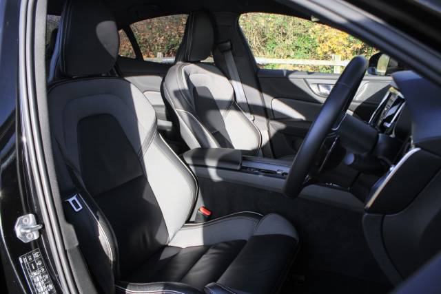 2019 Volvo S60 2.0 T5 R-Design Edition Auto Euro 6 (s/s) 4dr
