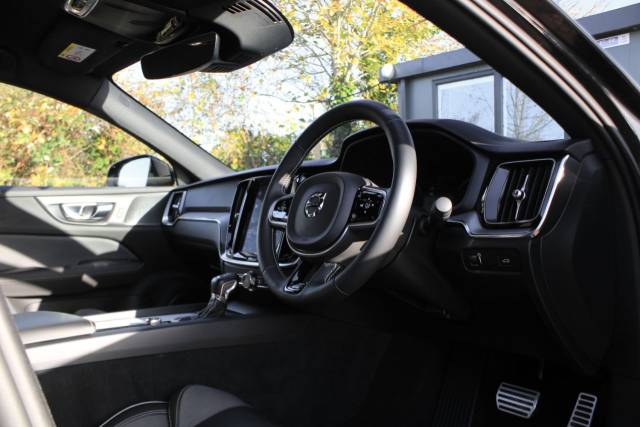 2019 Volvo S60 2.0 T5 R-Design Edition Auto Euro 6 (s/s) 4dr