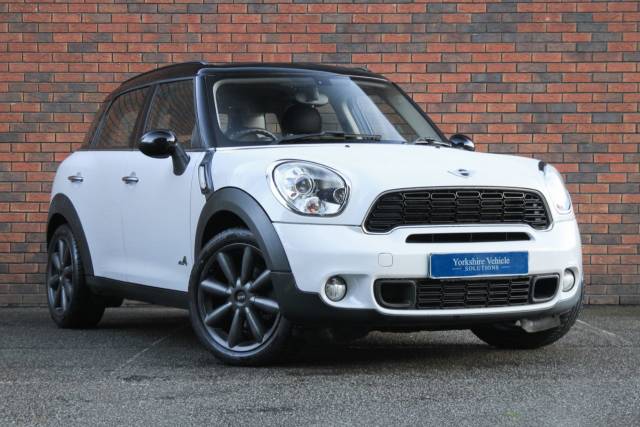 Mini Countryman 2.0 Cooper SD Auto ALL4 Euro 5 5dr Four Wheel Drive Diesel White