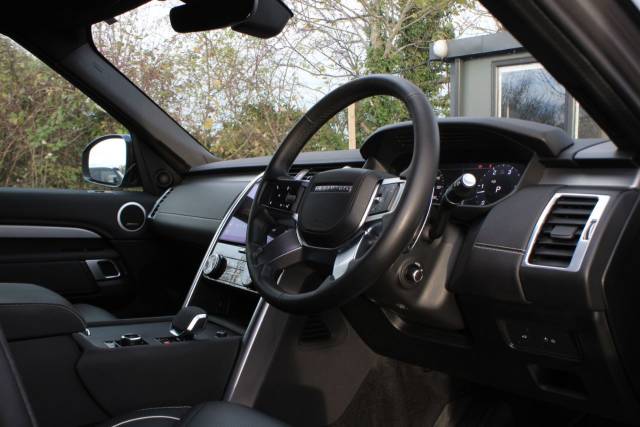 2023 Land Rover Discovery 3.0 D300 MHEV R-Dynamic HSE Auto 4WD Euro 6 (s/s) 5dr