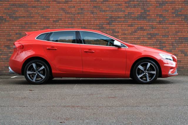 2019 Volvo V40 2.0 T3 GPF R-Design Nav Plus Euro 6 (s/s) 5dr