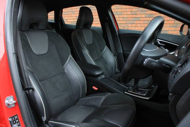 2019 Volvo V40 2.0 T3 GPF R-Design Nav Plus Euro 6 (s/s) 5dr