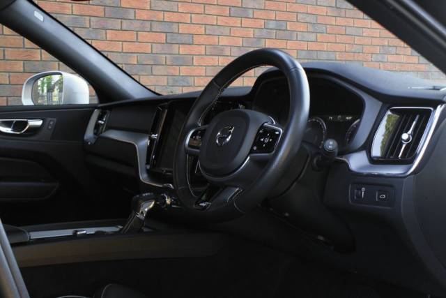 2018 Volvo XC60 2.0 D4 R-Design Auto AWD Euro 6 (s/s) 5dr