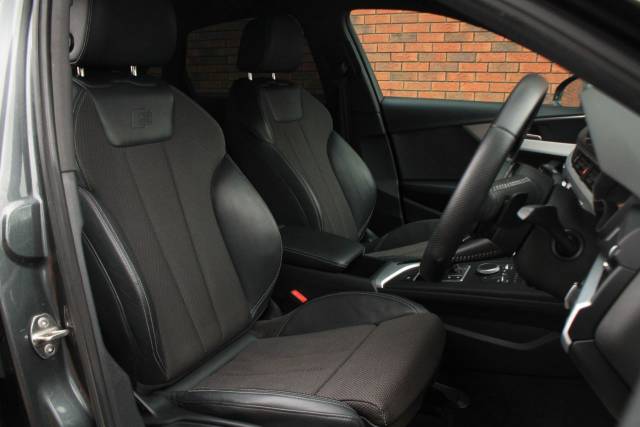 2016 Audi A4 2.0 TDI S line S Tronic quattro Euro 6 (s/s) 4dr
