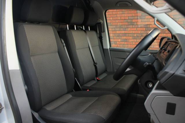 2022 Volkswagen Transporter 2.0 TDI T28 Highline FWD SWB Euro 6 (s/s) 5dr