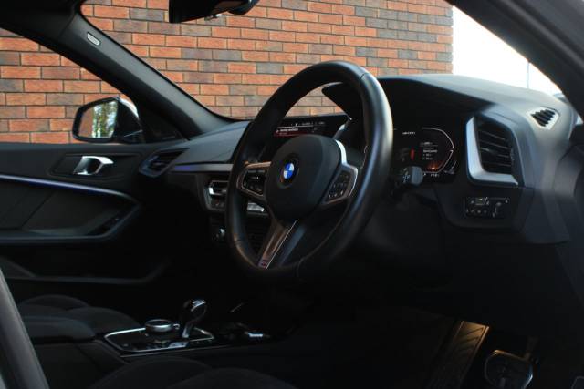 2023 BMW 1 Series 2.0 M135i Auto xDrive Euro 6 (s/s) 5dr