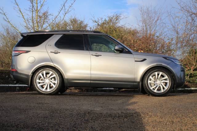 2020 Land Rover Discovery 3.0 SD V6 SE Auto 4WD Euro 6 (s/s) 5dr