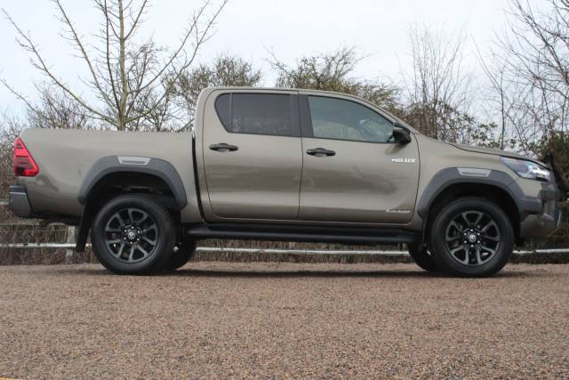 2023 Toyota Hilux 2.8 D-4D Invincible X Auto 4WD Euro 6 (s/s) 4dr