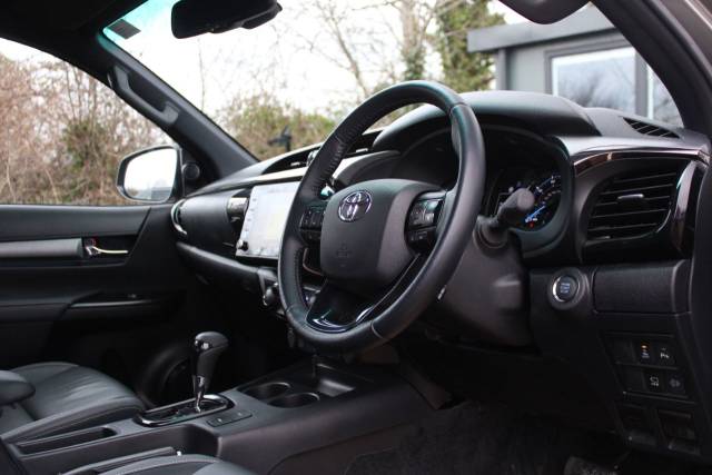2023 Toyota Hilux 2.8 D-4D Invincible X Auto 4WD Euro 6 (s/s) 4dr