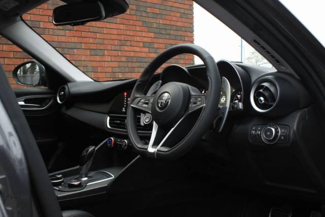 2018 Alfa Romeo Giulia 2.0T Veloce Auto Euro 6 (s/s) 4dr
