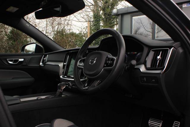 2020 Volvo S60 2.0 T5 R-Design Plus Auto Euro 6 (s/s) 4dr