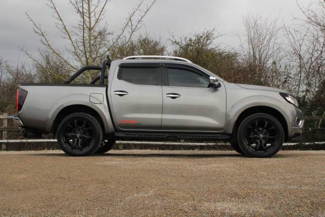 2016 Nissan Navara 2.3 dCi Tekna Auto 4WD Euro 6 4dr