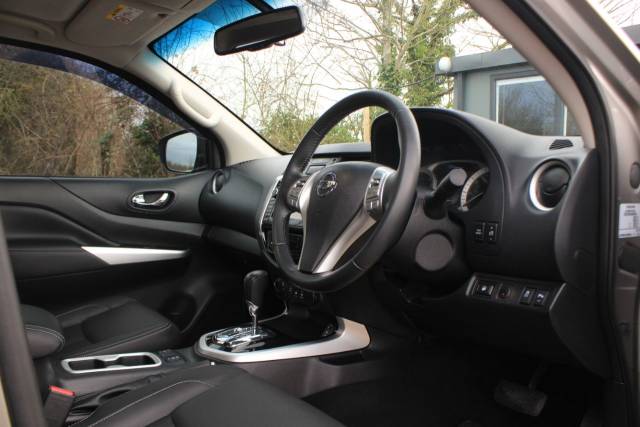 2016 Nissan Navara 2.3 dCi Tekna Auto 4WD Euro 6 4dr