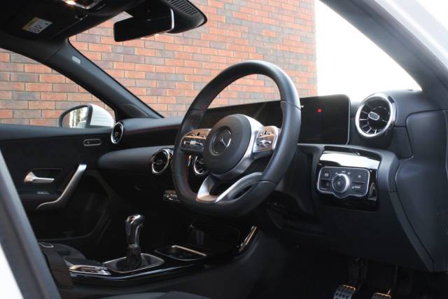 2020 Mercedes-Benz A Class 1.3 A200 AMG Line (Executive) Euro 6 (s/s) 5dr