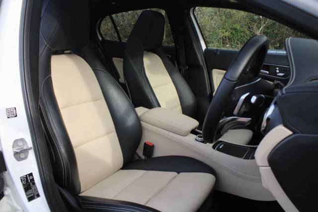 2019 Mercedes-Benz GLA 2.0 GLA250 AMG Line (Premium Plus) 7G-DCT 4MATIC Euro 6 (s/s) 5dr