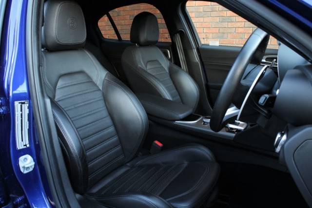 2022 Alfa Romeo Giulia 2.0T Veloce Auto Euro 6 (s/s) 4dr