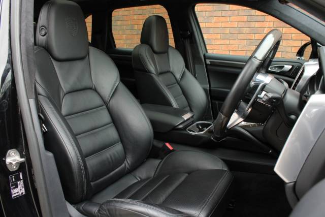 2017 Porsche Cayenne 4.8T V8 Turbo TiptronicS 4WD Euro 6 (s/s) 5dr