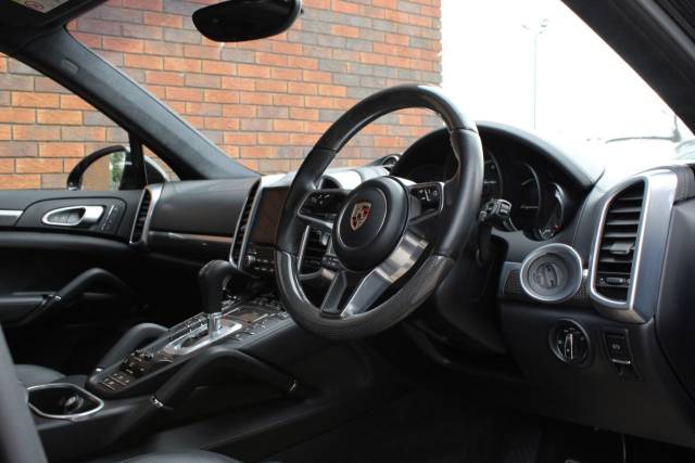 2017 Porsche Cayenne 4.8T V8 Turbo TiptronicS 4WD Euro 6 (s/s) 5dr