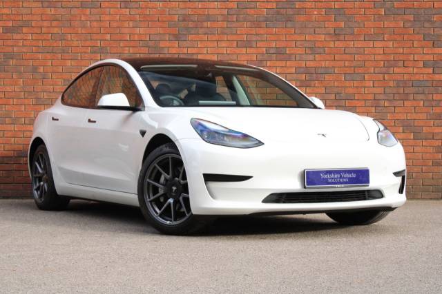 Tesla Model 3 0.0 Auto RWD 4dr Saloon Electric White