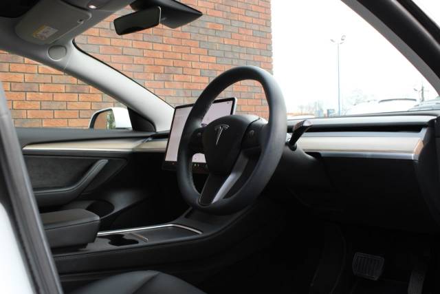 2023 Tesla Model 3 0.0 Auto RWD 4dr