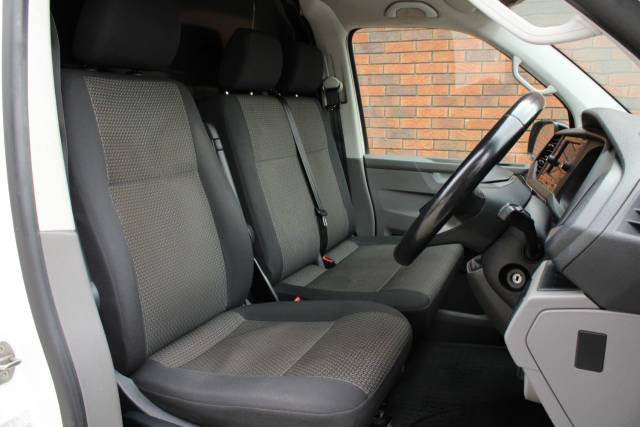 2022 Volkswagen Transporter 2.0 TDI T28 Highline FWD SWB Euro 6 (s/s) 5dr