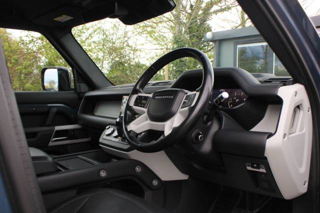 2021 Land Rover Defender 110 3.0 D300 MHEV HSE SUV 5dr Diesel Auto 4WD Euro 6 (s/s) (300 ps)