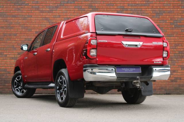 2021 Toyota Hilux 2.4 D-4D Invincible Auto 4WD Euro 6 (s/s) 4dr