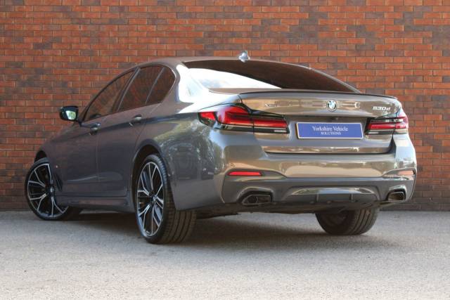 2022 BMW 5 Series 3.0 530d MHT M Sport Steptronic xDrive Euro 6 (s/s) 4dr