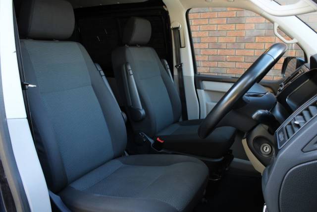 2019 Volkswagen Transporter 2.0 BiTDI T32 Highline Kombi DSG 4Motion LWB Euro 6 (s/s) 5dr