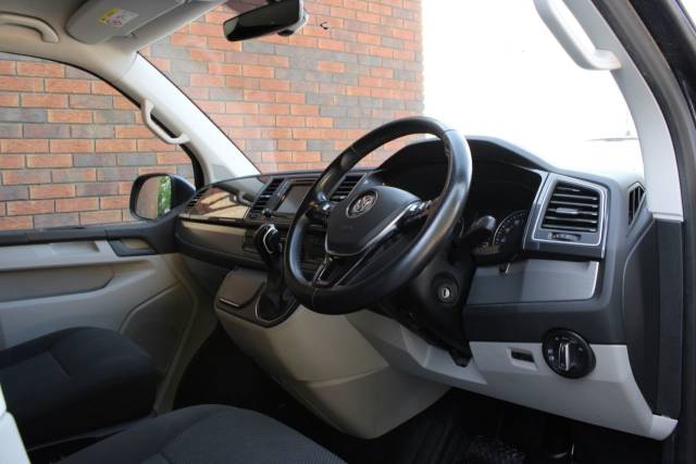 2019 Volkswagen Transporter 2.0 BiTDI T32 Highline Kombi DSG 4Motion LWB Euro 6 (s/s) 5dr