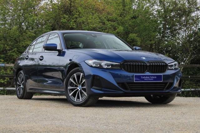 BMW 3 Series 2.0 330e 12kWh Sport Auto Euro 6 (s/s) 4dr Saloon Petrol / Electric Hybrid Blue