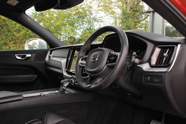 2017 Volvo XC60 2.0 T5 R-Design Auto AWD Euro 6 (s/s) 5dr