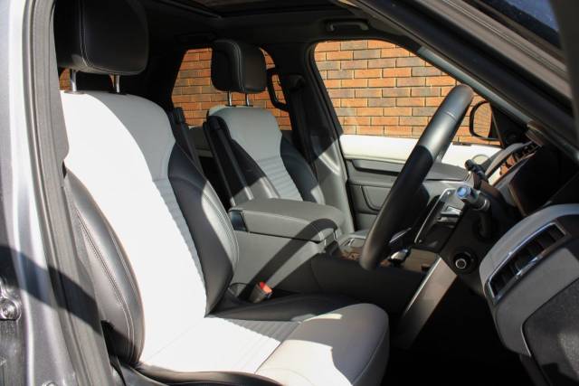 2021 Land Rover Discovery 3.0 D250 MHEV R-Dynamic SE Auto 4WD Euro 6 (s/s) 5dr