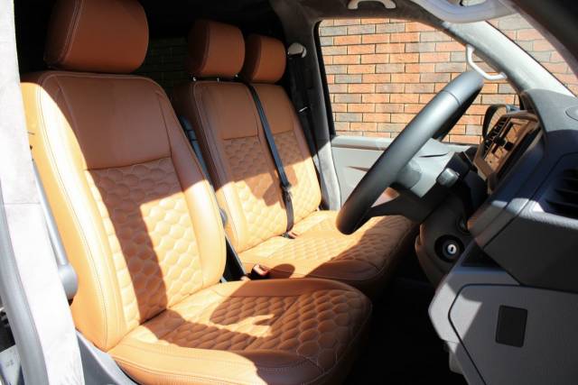 2024 Volkswagen Transporter 2.0 TDI T30 Highline Kombi DSG FWD SWB Euro 6 (s/s) 5dr