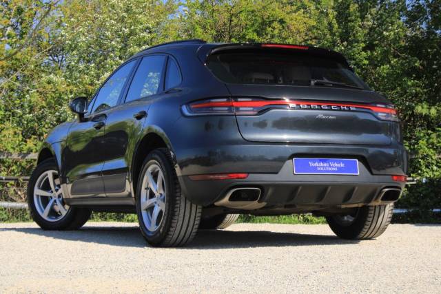 2021 Porsche Macan 2.0T PDK 4WD Euro 6 (s/s) 5dr