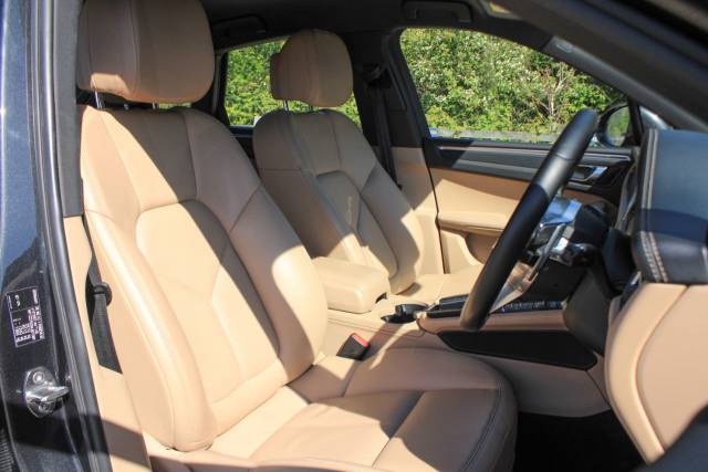 2021 Porsche Macan 2.0T PDK 4WD Euro 6 (s/s) 5dr