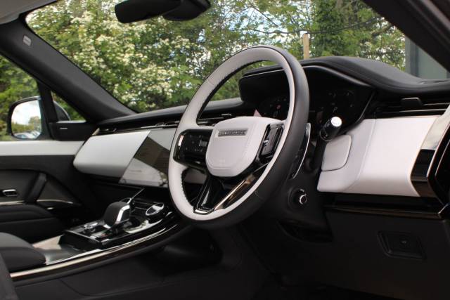2023 Land Rover Range Rover Sport 3.0 D300 MHEV Dynamic SE Auto 4WD Euro 6 (s/s) 5dr
