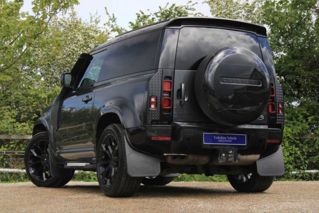 2021 Land Rover Defender 90 3.0 D200 MHEV Hard Top SUV Auto 4WD SWB Euro 6 (s/s) 3dr
