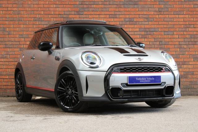 Mini Hatchback 2.0 Cooper S Exclusive Steptronic Euro 6 (s/s) 3dr Hatchback Petrol Silver