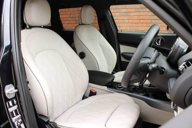 2022 Mini Clubman 1.5 Cooper Exclusive Steptronic Euro 6 (s/s) 6dr