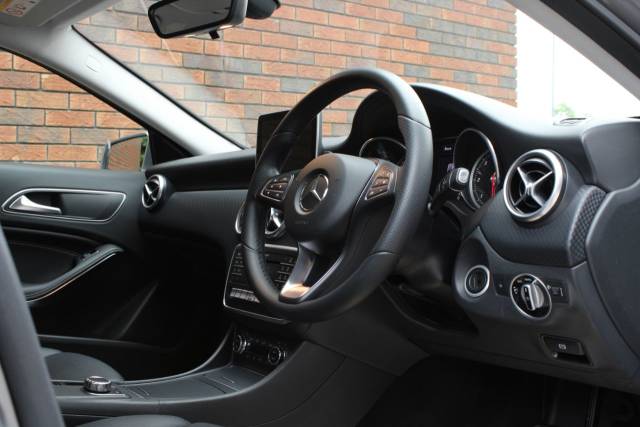 2016 Mercedes-Benz A Class 1.5 A180d Sport (Executive) 7G-DCT Euro 6 (s/s) 5dr