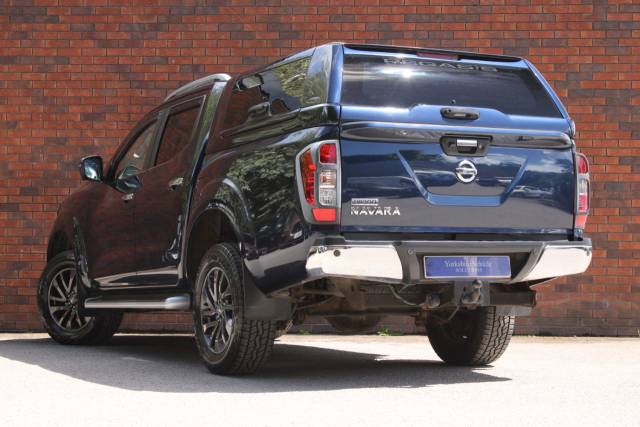 2016 Nissan Navara 2.3 dCi Tekna Auto 4WD Euro 5 4dr